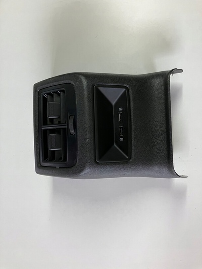 5Q0035726L решётка вентилятора задняя туннель разъем usb seat леон 3 iii 5f