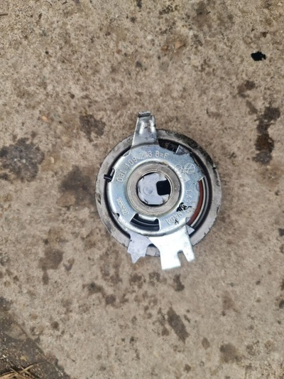 03L109243B Ролик натяжителя Volkswagen Tiguan 2013