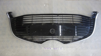 531020d030 решетка радиатора бампера передняя toyota yaris iii рестайлинг