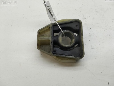 6Q0121367 Кронштейн радиатора Skoda Fabia mk1 (6Y) 2005