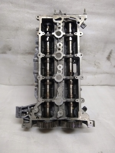 HG9Q6E262 крышка клапонов распредвалы форд transit
