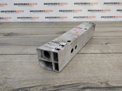 8K0807332A Кронштейн усилителя бампера AUDI A4 B8 2010 , , 8K0807332