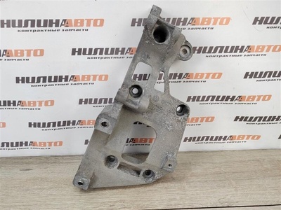 06F903143F Кронштейн генератора VOLKSWAGEN Golf 5 2005 , , 06F903143B,