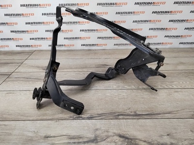 A2046200291 Кронштейн фары MERCEDES W204 2008 , , A2046201091
