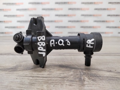 8U0955102B Форсунка омывателя фар AUDI Q3 2012 , , 8U0955102A