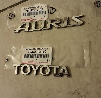 7544202140AURIS значек надпись эмблема крышки багажника задняя 75442 - 02140 toyota auris ii