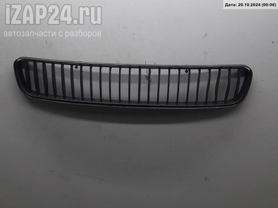 5J0853677 Решетка (заглушка) в бампер Перед. Skoda Roomster 2006