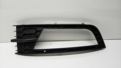 5E0807682 skoda oe решётка вентиляции , бампер