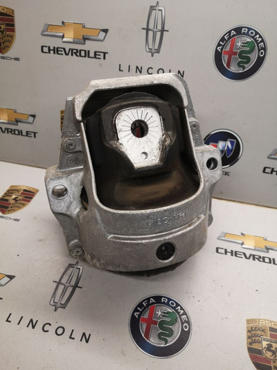8R0199381 Подушка крепления двигателя Audi Q5 8R 2015