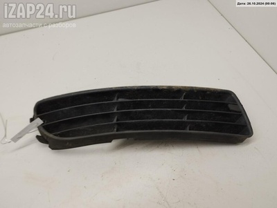 8D0807346G Решетка (заглушка) в бампер Перед. R Audi A4 B5 (1994-2001) 1997