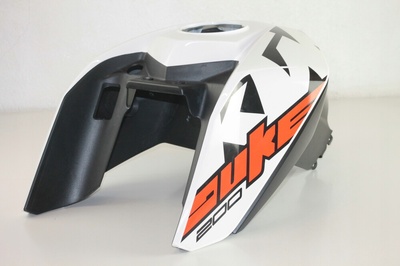 KTM200111635 ktm duke 125 200 11 - 16 накладка крышка расширительного обтекатель на бак