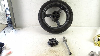 10015537 kawasaki ninja zx - 9r zx - 9 r zx9r zx9 900 98 - 00 колесо колесо задняя