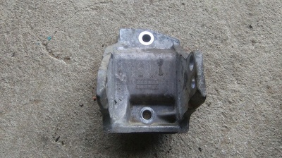 Mitsubishi space runner 2.4 gdi лапа генератора