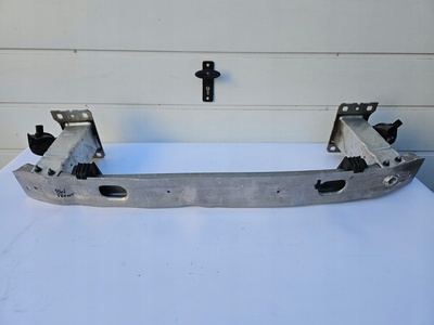 8W0807113 балка усиление бампера переднего передняя зоны деформации audi a4 b9 8w