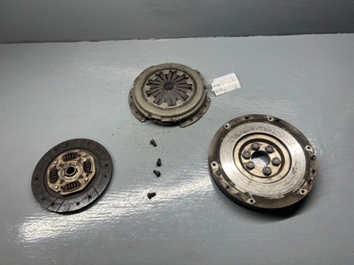 052141025R Комплект сцепления Seat Cordoba 1 restailing 1999 ,030141032S,030141032SV,030141032SX,030141033P,VALEO