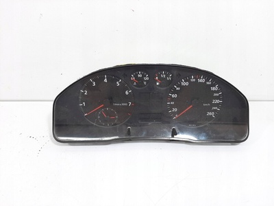 8D0919033C1 audi a4 b5 1998 год 1.8 20v спидометр часы 8d0919033c