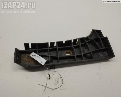 4B0807284B Кронштейн бампера переднего R Audi A6 C5 (1997-2005) 2000