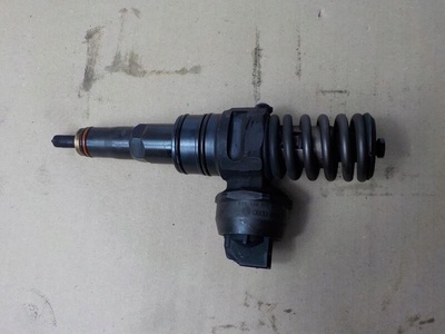 038130073AH volkswagen passat b5 насос - форсунка 038130073 ах