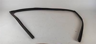 KB7W58605B Уплотнитель двери передней правой MAZDA CX-5 II (2017—2022) 2019 KB7W-58-605B