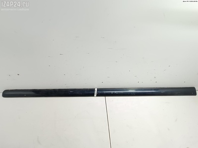 1636900262 Молдинг двери передней правой Mercedes W163 (ML) 2002