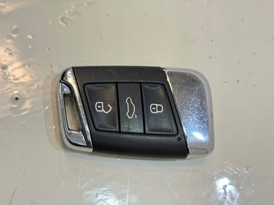 3V0959752L ключ пульт skoda superb iii 3v в рабочем состоянии !