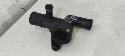06A121132AP Фланец (тройник) системы охлаждения Audi A6 2002 ,,06A121133BB,1J0121619A,1J0122291A,1J0122291F, AGU, AUQ, AUM, BJX, BBU