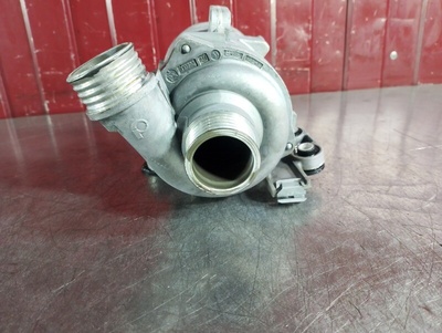 11517583836 Помпа BMW 5 series F10 2011 , , 7583836, 11518635092, 8635092, 702478400