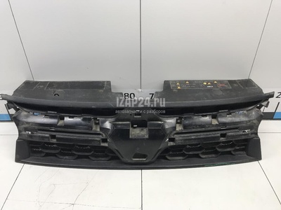 623103564R Решетка радиатора Renault Duster 2012