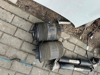 4m0616002ak Пневмоподушка Audi Q8 I (2018—2023) 2020 , 4m0616001ak