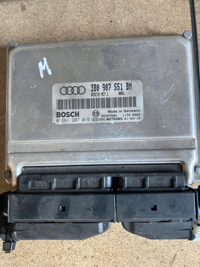0261207015 блок управления двигателя audi 3b0907551bm