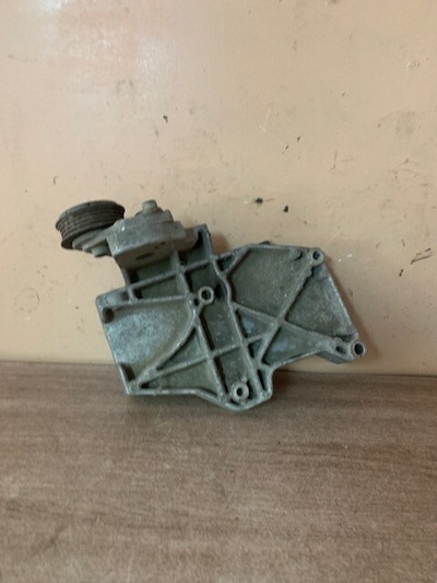 058260885C Кронштейн кондиционера A4 [B5] Passat [B5] Hyundai