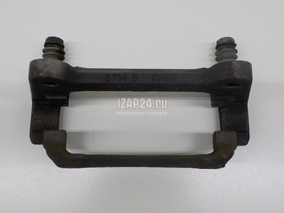 8V0615125A Скоба суппорта переднего левого VAG A3 (8Y) 2020