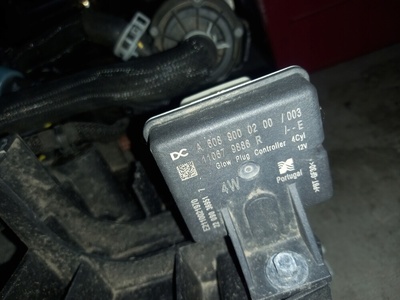 110679886R реле renault oe