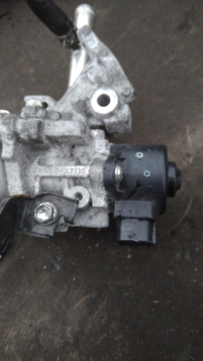 2562037110 Клапан EGR Toyota Prius XW30 (2009-2015) 2012