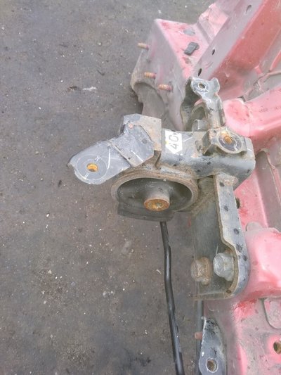 Подушка крепления двигателя Toyota RAV 4 2006-2013 2006