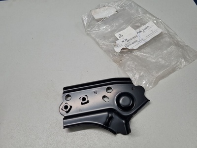 5381342030 Кронштейн крепления крыла Toyota RAV 4 2013-2019