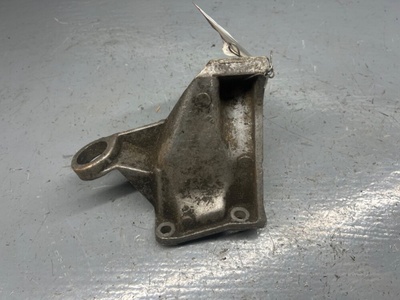4A0399114F Кронштейн КПП Audi A6 C4 (S6,RS6) 1997