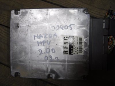 rf5g18881c Блок управления двигателем Mazda MPV 2002