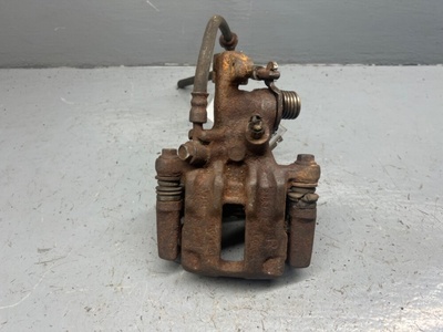 44001BM400 Суппорт задний правый Nissan Primera 11 1998 44001-BM400