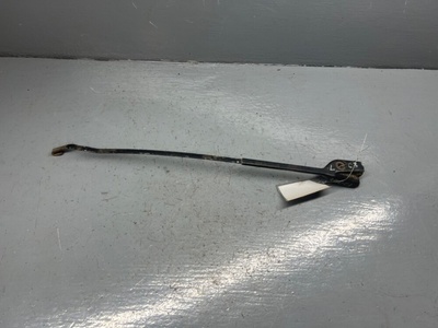443955407C Щеткодержатель (поводок стеклоочистителя, дворник) Audi 200 1990