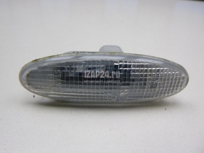 3641054G01 Повторитель на крыло белый Suzuki Liana (2001 - 2007)