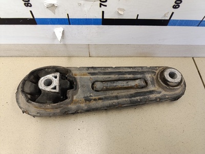 8200575641 Опора двигателя задняя RENAULT Megane II 2002-2009