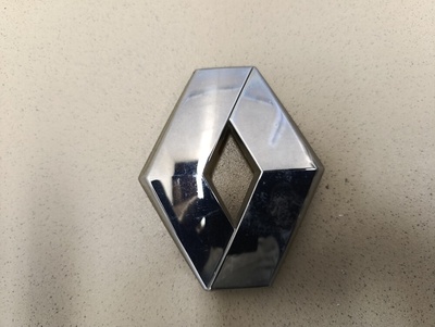 908894785R Эмблема на крышку багажника RENAULT Logan 2005-2014