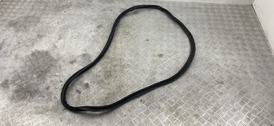 A2057502900 уплотнитель багажника Mercedes-Benz C-Класс W205/S205/C205 2017