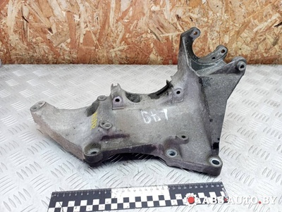 8200115762 Кронштейн генератора Mitsubishi Space Star 2005