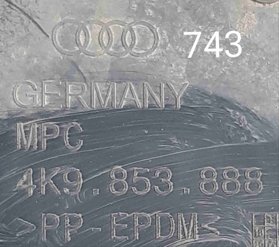 4K9853888 Защита арок передняя правая (подкрылок) Audi A6 C8 (2018—2023) 2018