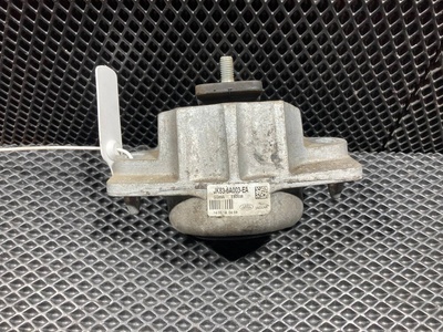 LR116926 Подушка крепления двигателя Land Rover Range Rover Velar 2018 ,JK83-6A003-EA,LR116927