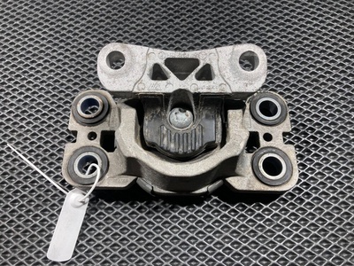 EJ327M121AD Подушка крепления КПП Land Rover Evoque 1 поколение 2014 ,LR061456,J9C3963