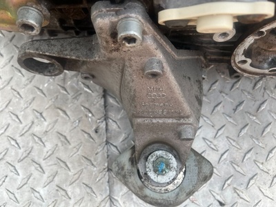 8D0399114L Кронштейн КПП Audi A4 B5 1999
