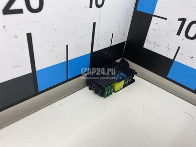 8K0941824D Блок предохранителей VAG Golf VII (2012 - 2020)